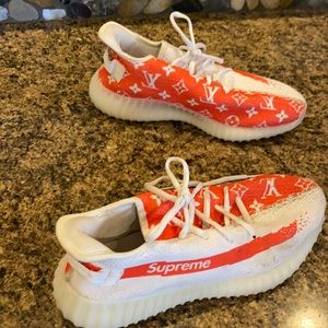 Men’s white orange shoes